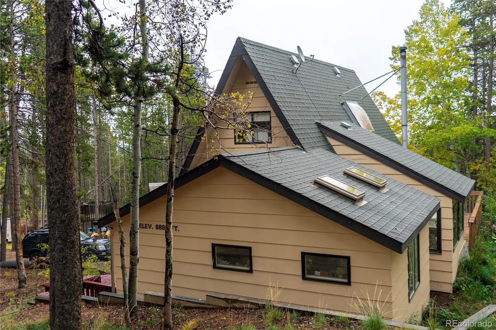 240 Deer Road, Evergreen