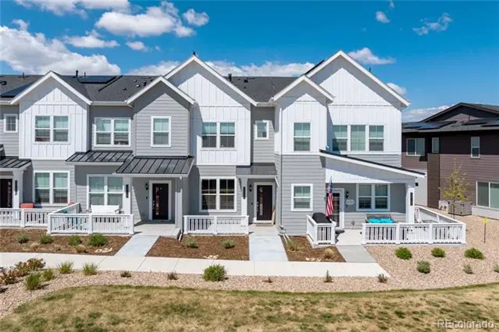 9072 Gladiola Way E, Arvada