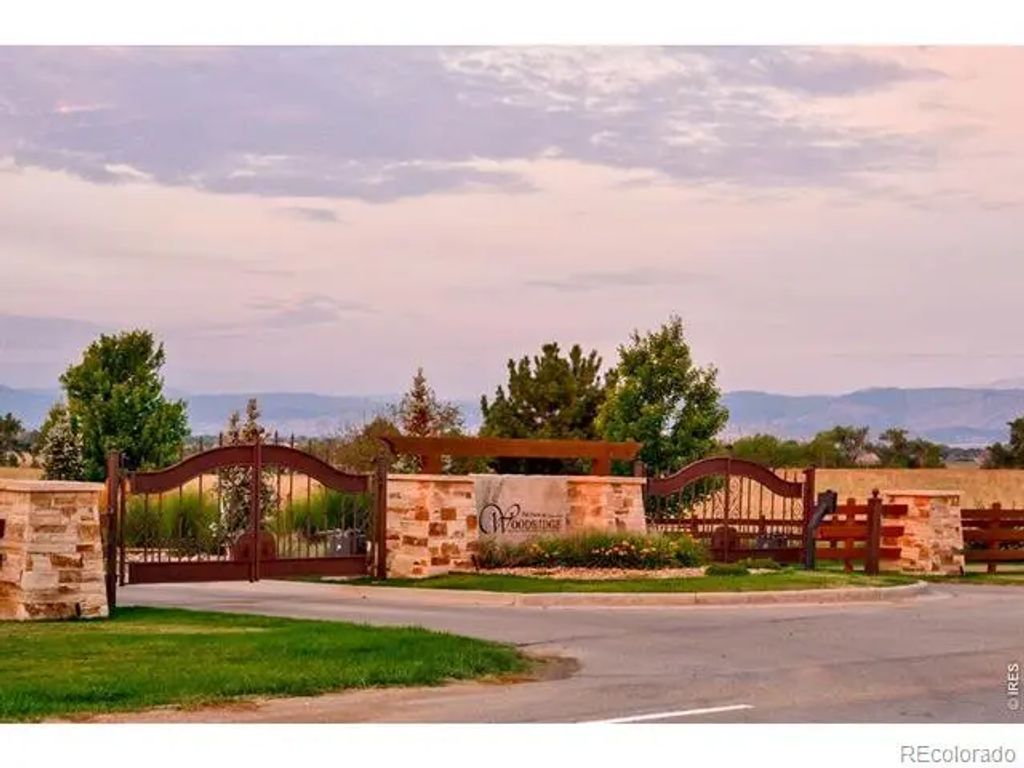 12902 Woodridge Drive, Longmont