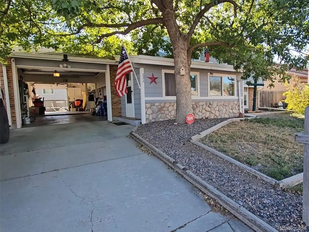 232 Harrison Drive, Bennett