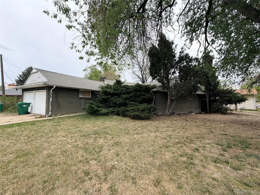7570 Pikeview Court, Lakewood