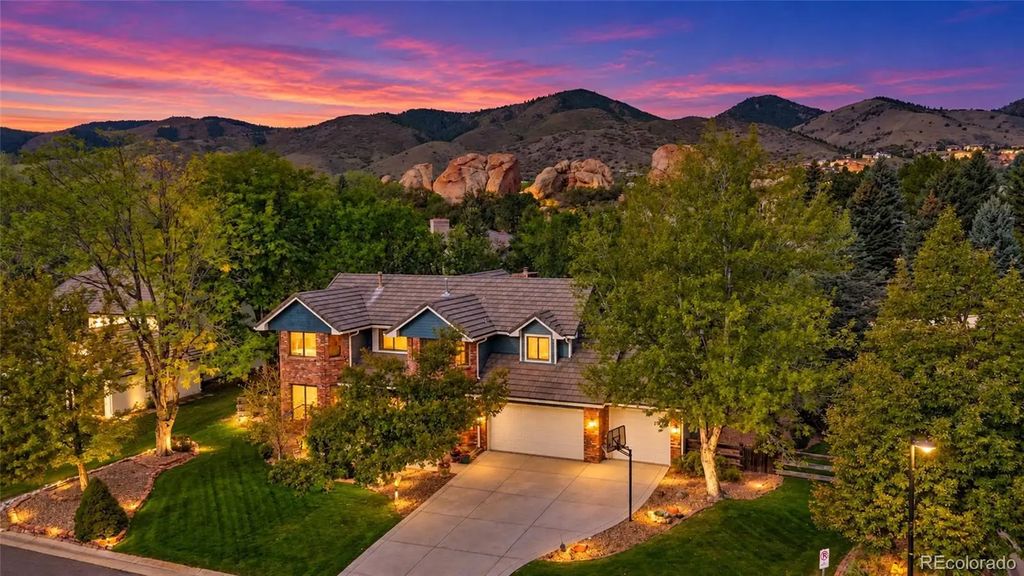 49 Elk Lane, Littleton