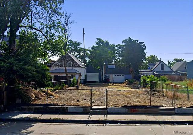 326 Santa Fe Drive, Denver