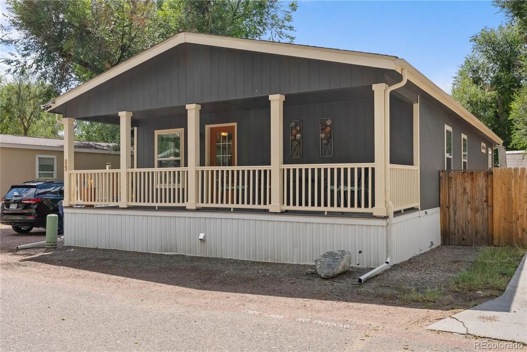 800 S Santa Fe Avenue, Fountain