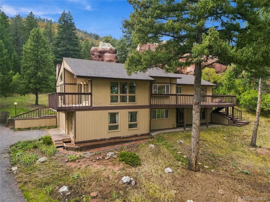 6841 Pike Place, Larkspur