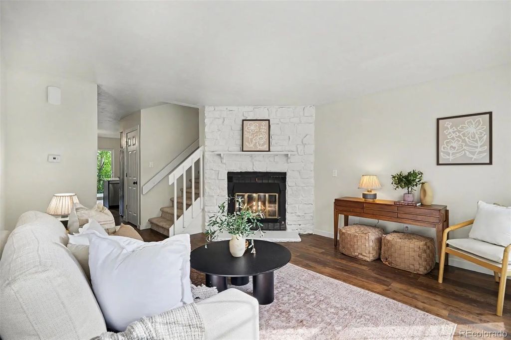 2537 E Nichols Circle, Centennial