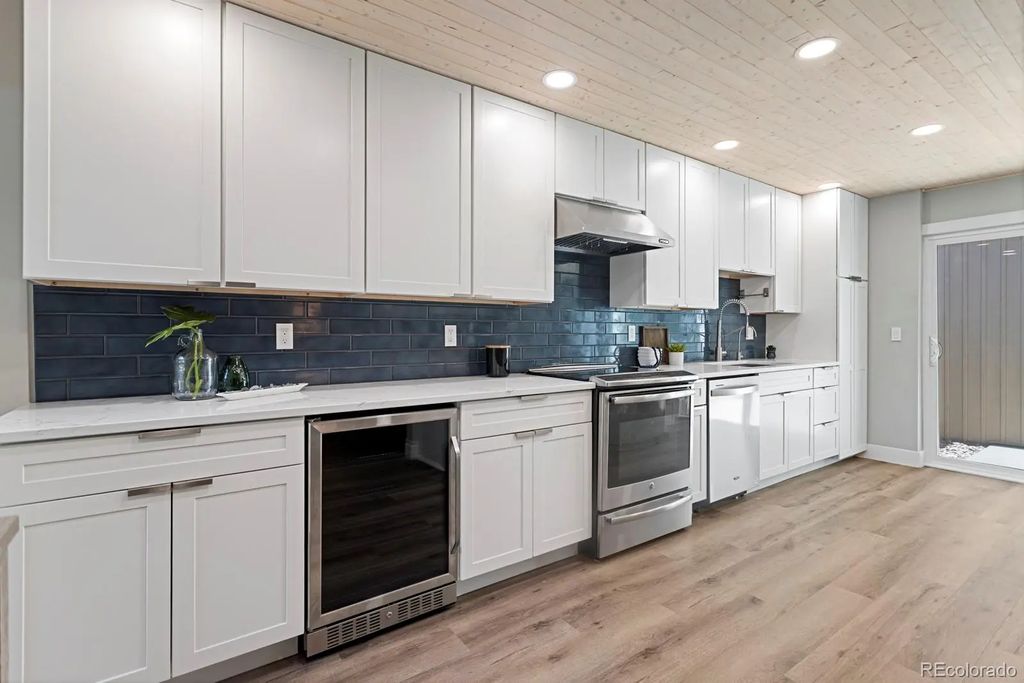 9342 W Utah Avenue, Lakewood