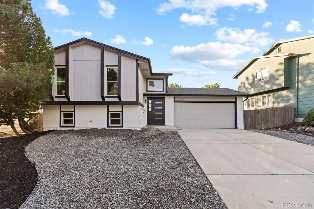 18842 E Oregon Drive, Aurora
