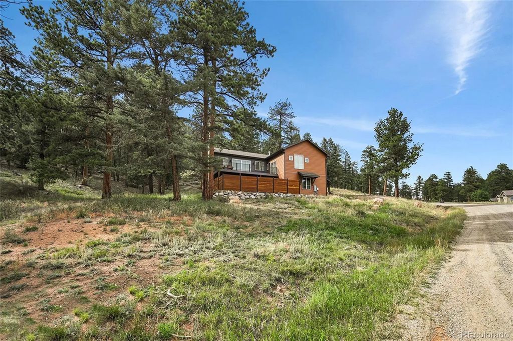 191 Diamond Drive, Pine