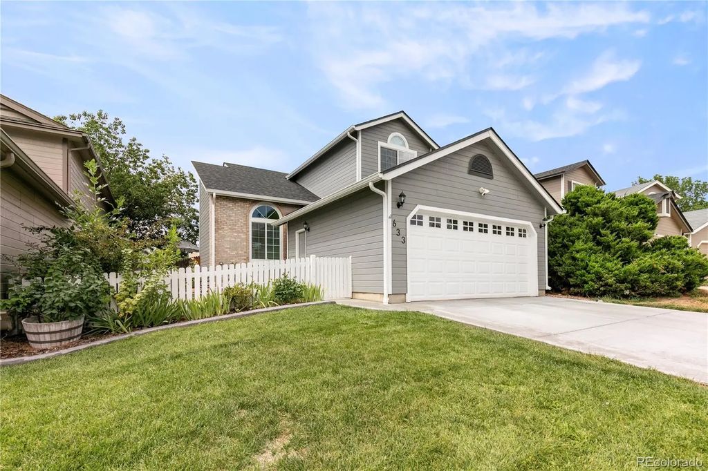 633 Walden Court, Littleton
