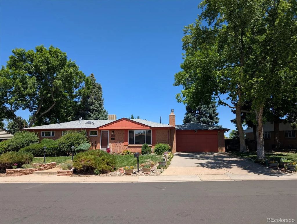 6763 S Ash Way, Centennial