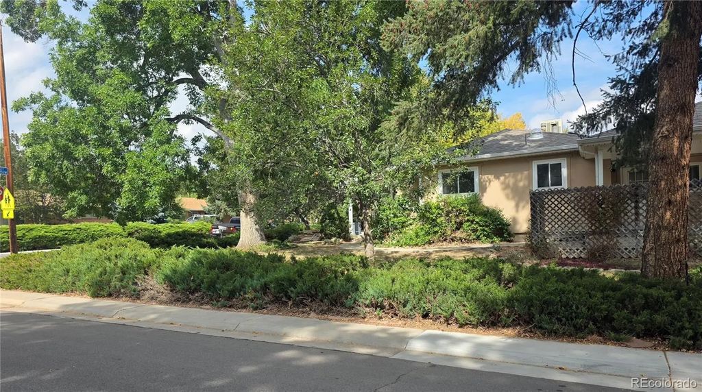 2300 Bell Court, Lakewood