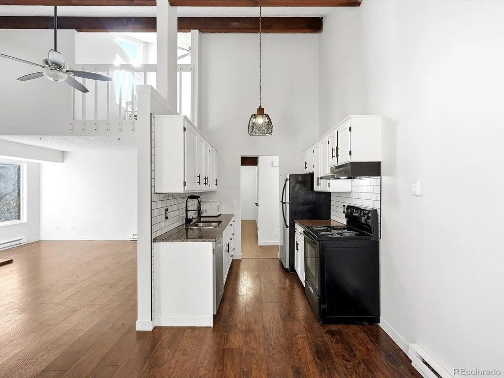 4062 S Atchison Way 302, Aurora