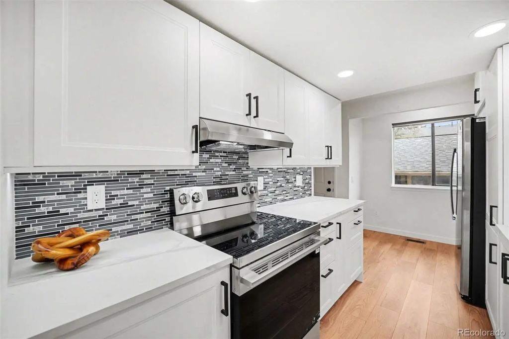 8711 Carr Loop, Arvada