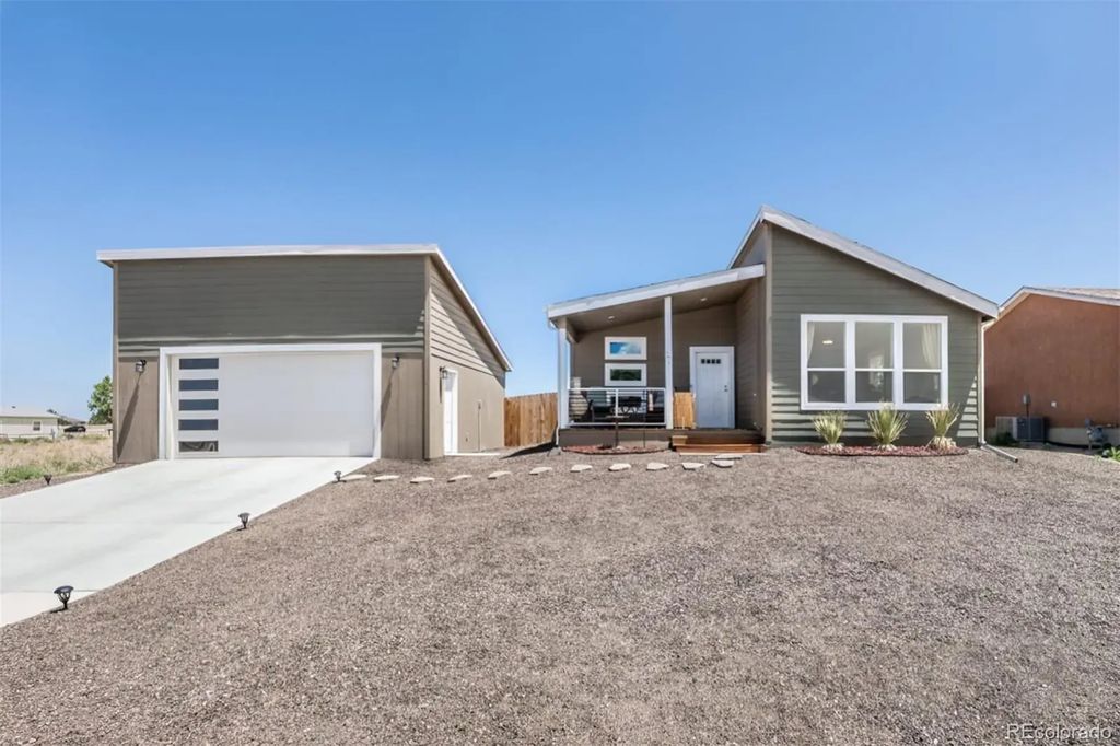 279 W Acorn Drive, Pueblo West