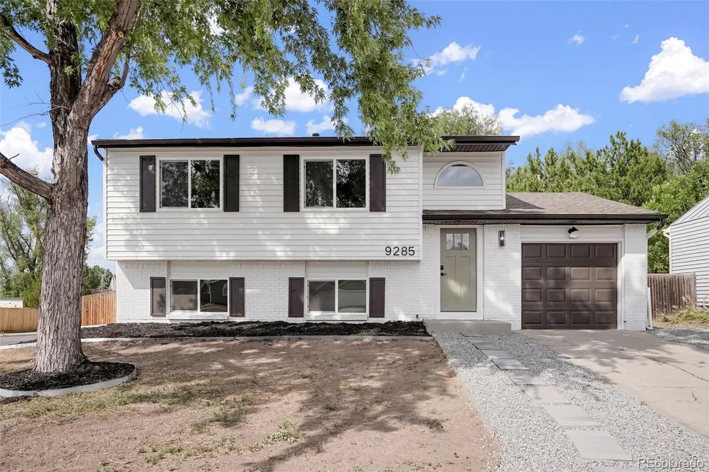 9285 W Wagon Trail Drive, Littleton