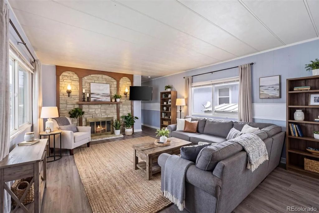 4210 E 100th, Thornton