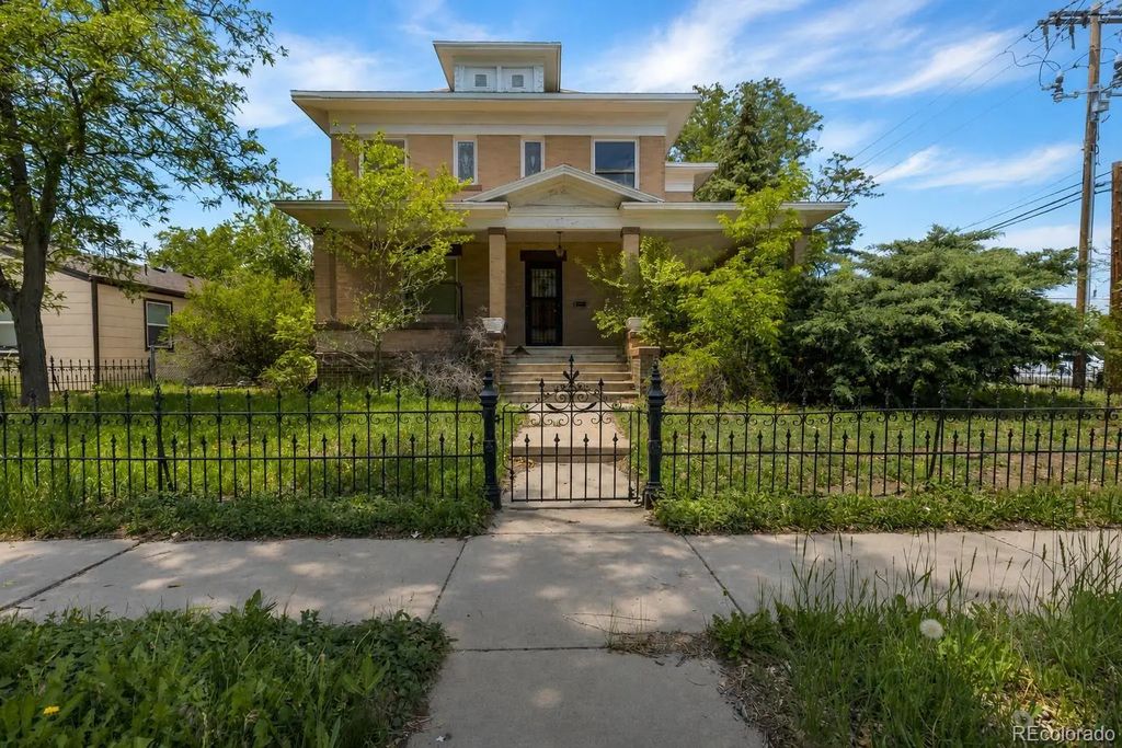 107 S 4th Avenue, Brighton