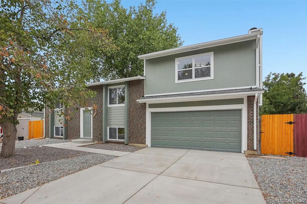 4484 S Eagle Circle, Aurora
