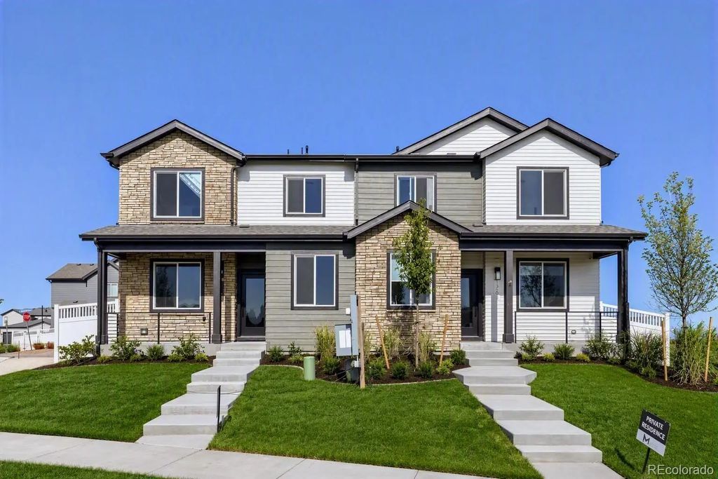 1203 S Algonquian Street, Aurora