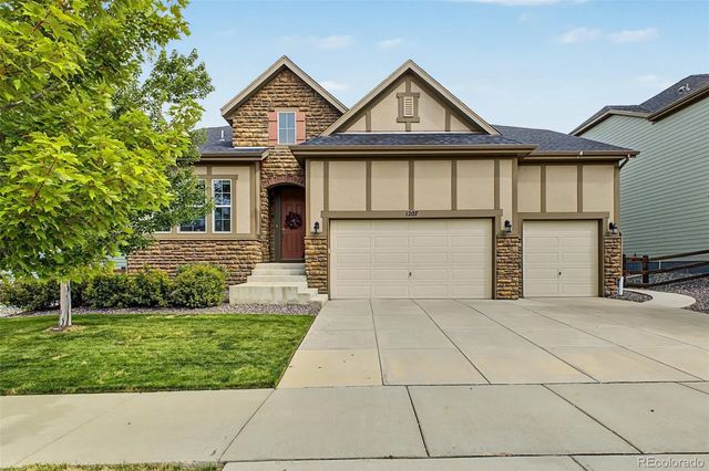 1207 Sandstone Circle, Erie