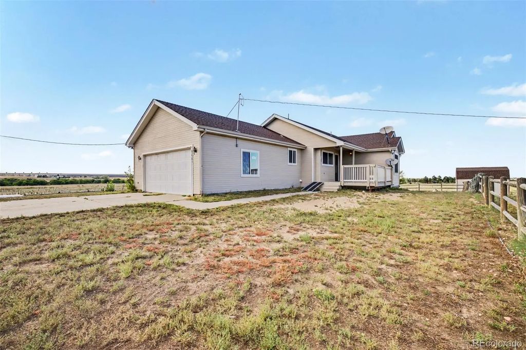47501 E County Road 34, Bennett