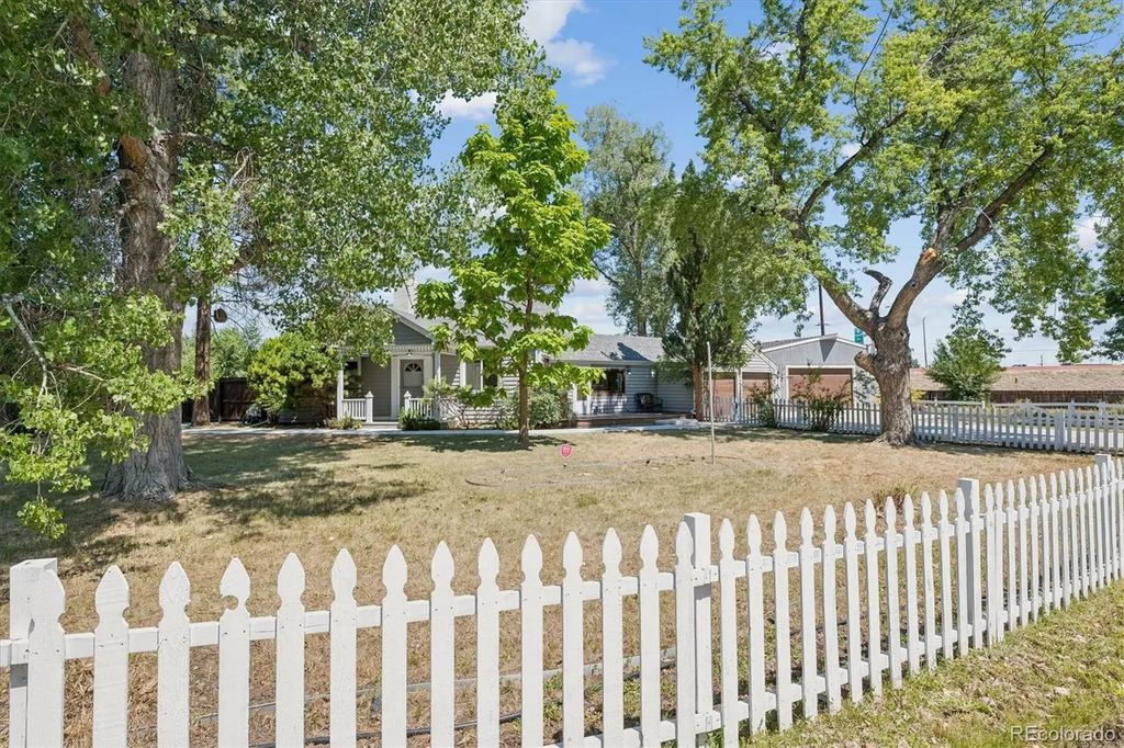 9305 W 5th Avenue, Lakewood