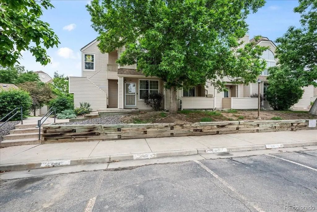 989 S Miller Street 204, Lakewood