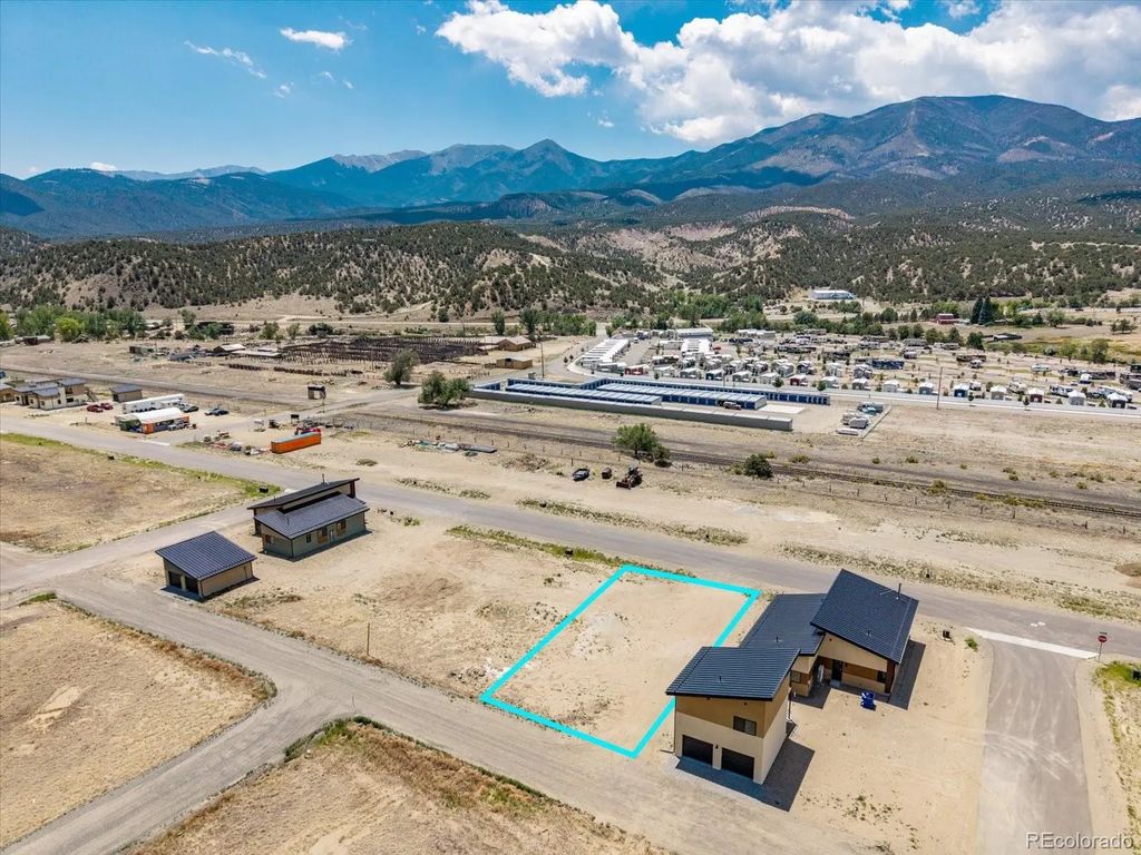 4990 Main Street, Salida