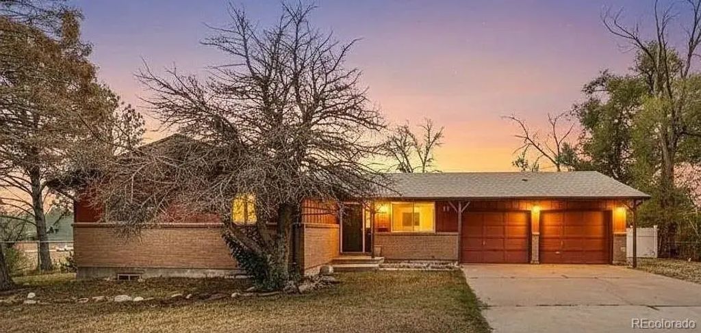 11 Macnaughton Road, Pueblo