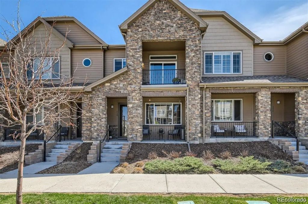 518 E Dry Creek Place, Littleton