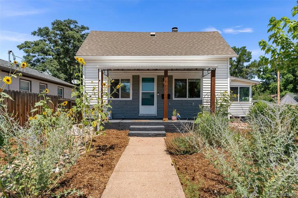 1111 E Dartmouth Avenue, Englewood