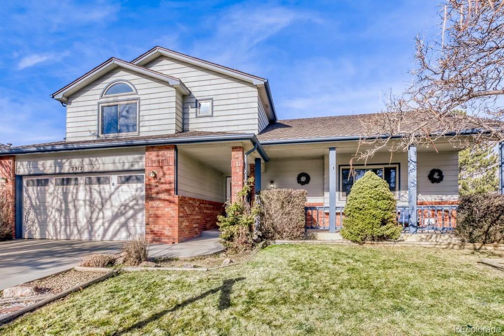 2912 Lake Park Way, Longmont