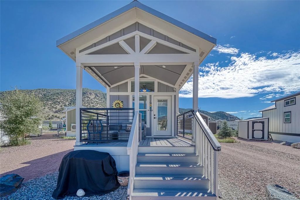 6507 County Road 102, Salida
