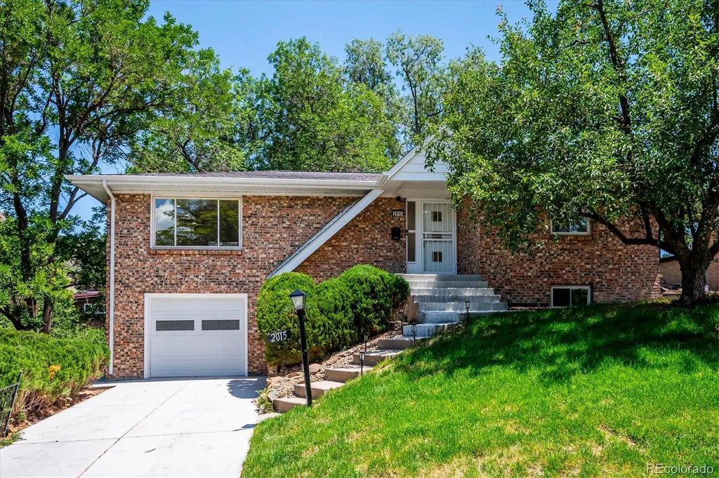 2015 Arapahoe Street, Golden
