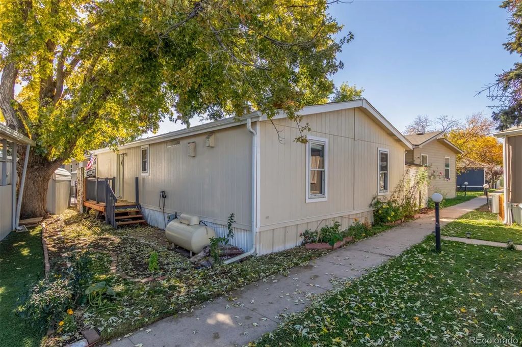3650 S Federal Boulevard, Englewood