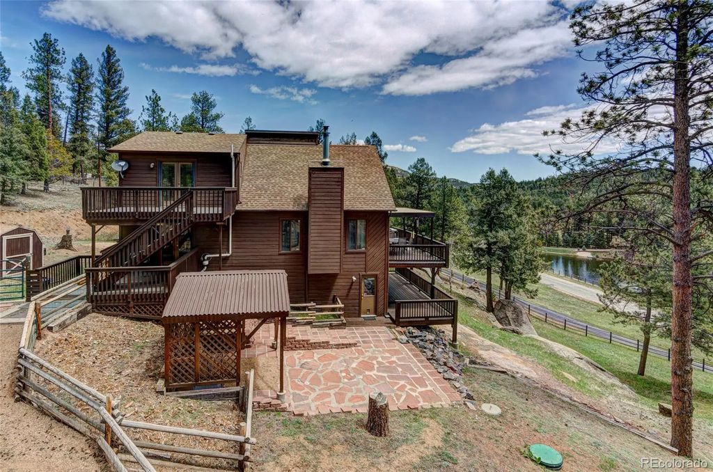 497 Woodside Drive, Pine