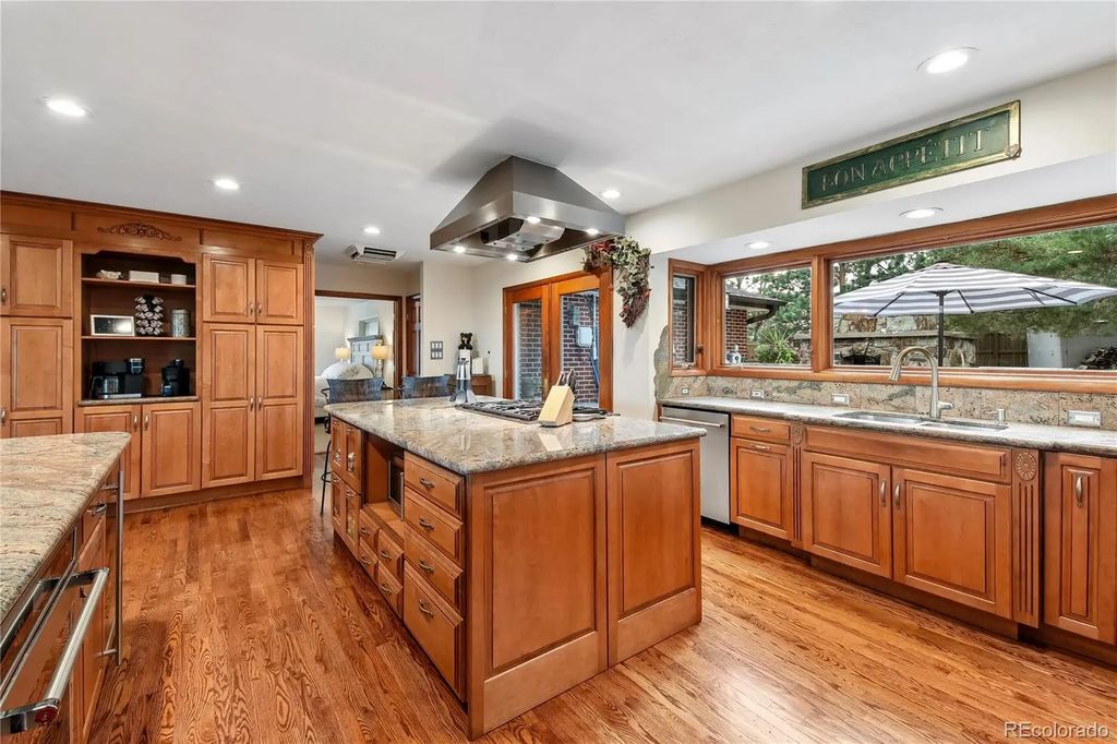 239 Dekker Drive, Golden