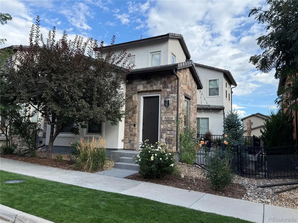 15554 W La Salle Avenue, Lakewood