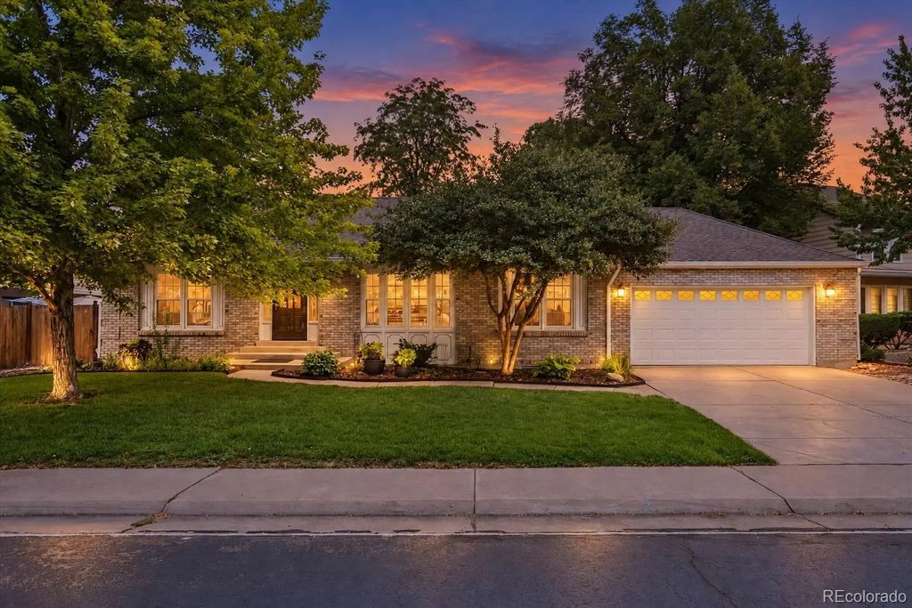 5923 W Pacific Circle, Lakewood