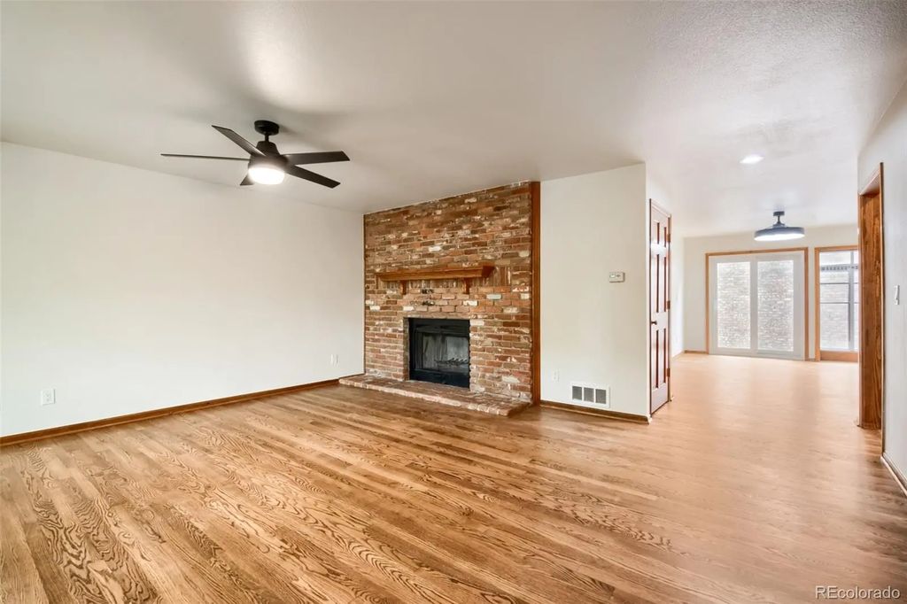 7605 Cove Circle, Centennial