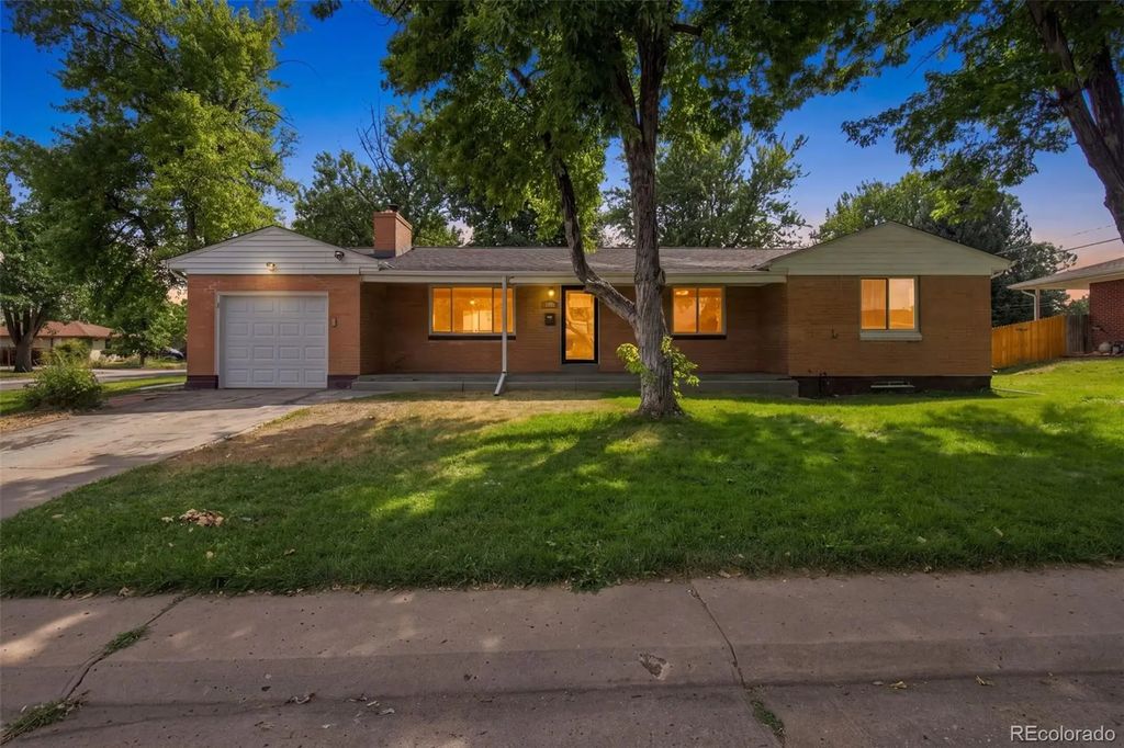 3250 Santa Anita Drive, Englewood