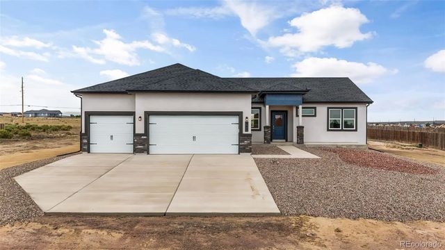 943 E Moonbeam Drive, Pueblo West