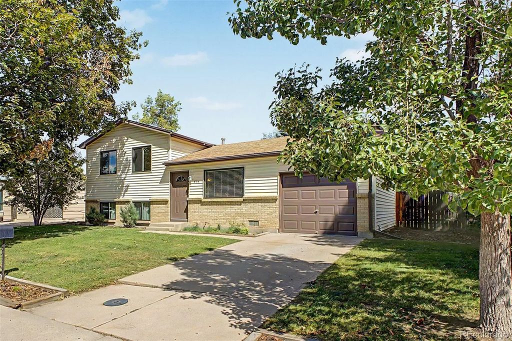 914 S Macon Street, Aurora
