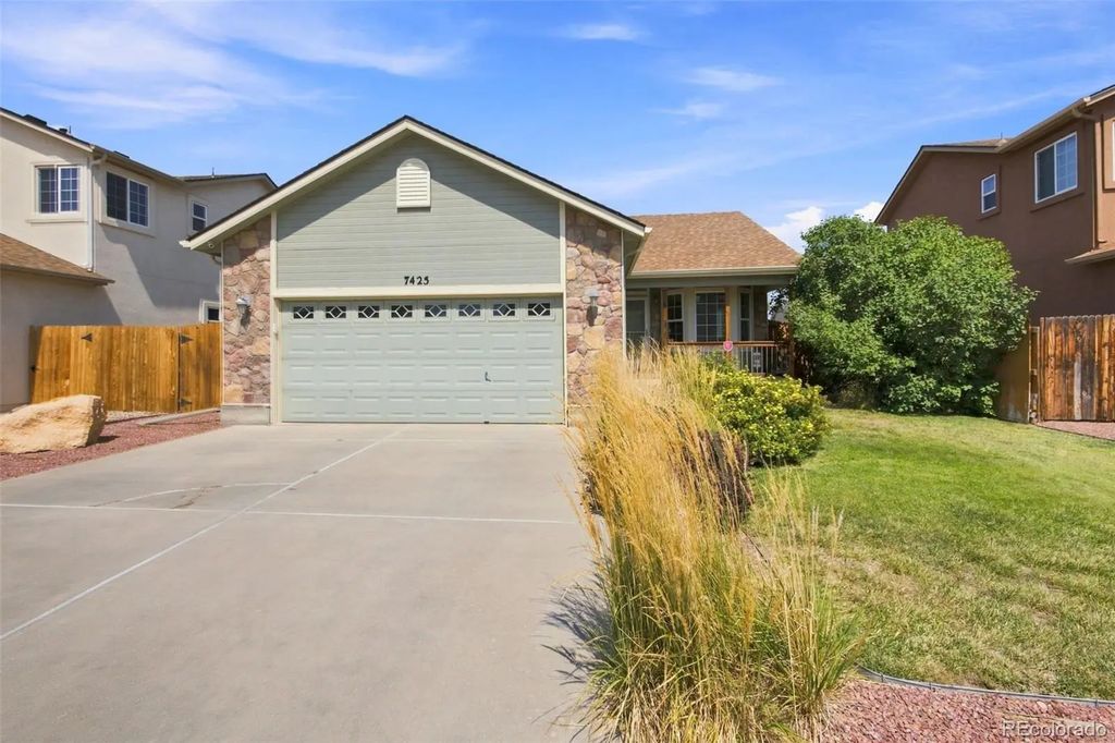 7425 Twin Valley Terrace, Colorado Springs