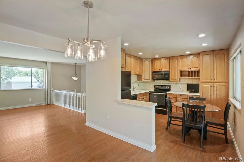 6689 S Delaware Street, Littleton