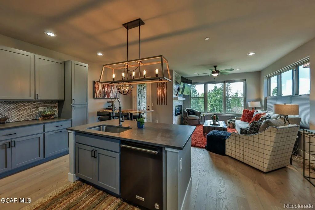 41 Longs Peak Drive, Fraser
