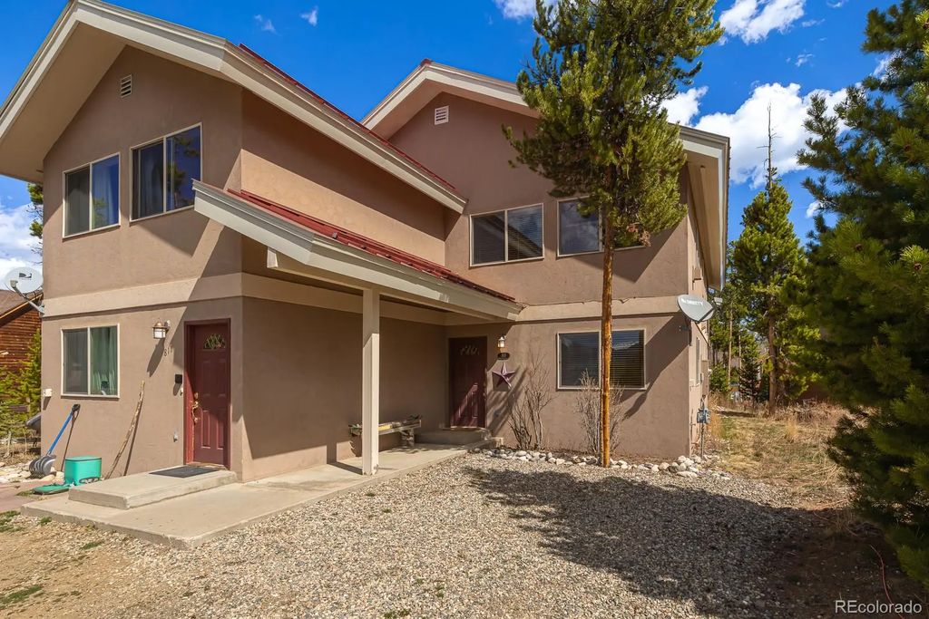 813 Ermine Lane, Fraser