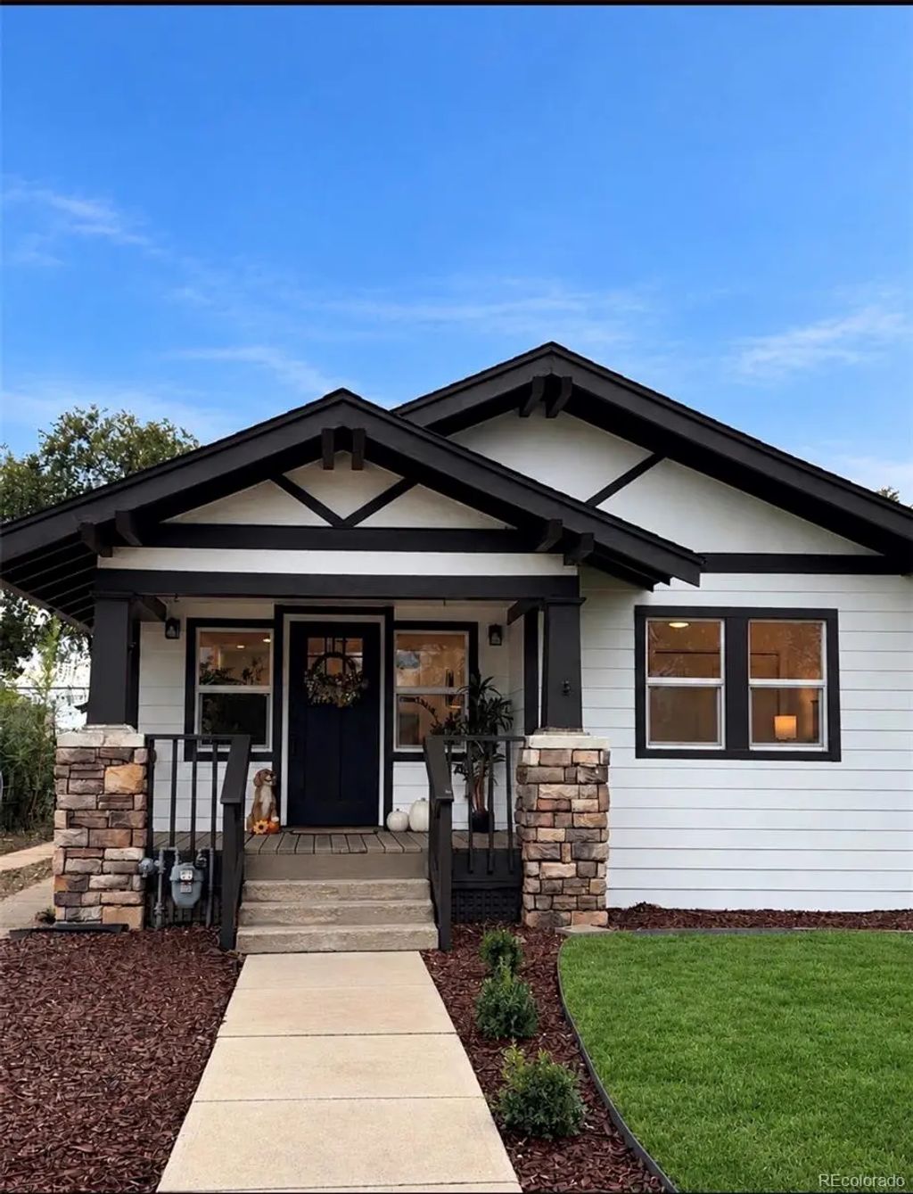 53 S 10th Avenue, Brighton