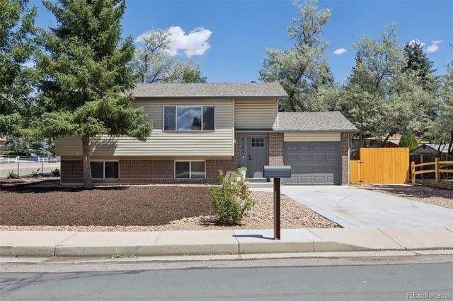 3704 Surrey Lane, Colorado Springs
